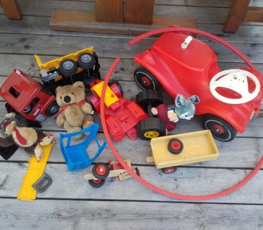Re.bär repariert Spielsachen für Kindergarten