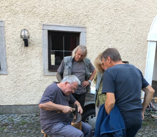 Alte Tradition findet großen Anklang im Repaircafe Feldkirchen